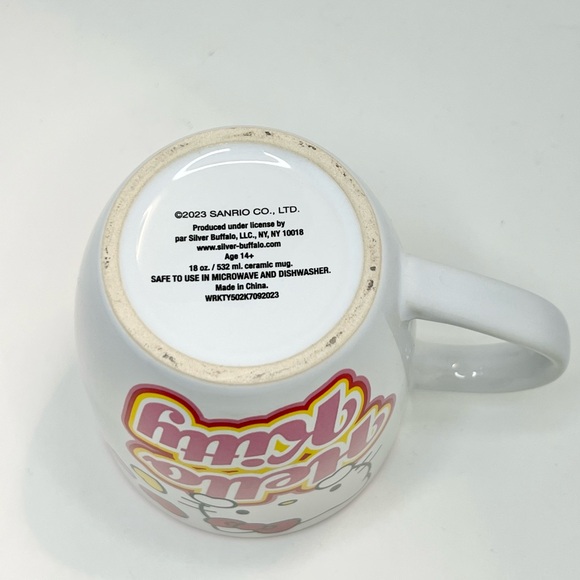 Hello Kitty Mug With Hearts 💕 - Picture 6 of 6